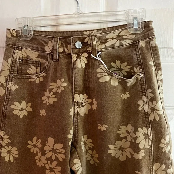 Loving/women’s NWT Floral High Rise Barrel Denim Jeans - Tan Size S - Picture 8 of 13
